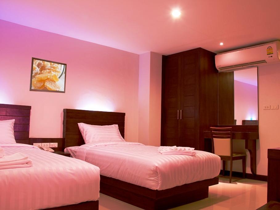Oyo 373 Mc Ginger House Patong Exterior foto