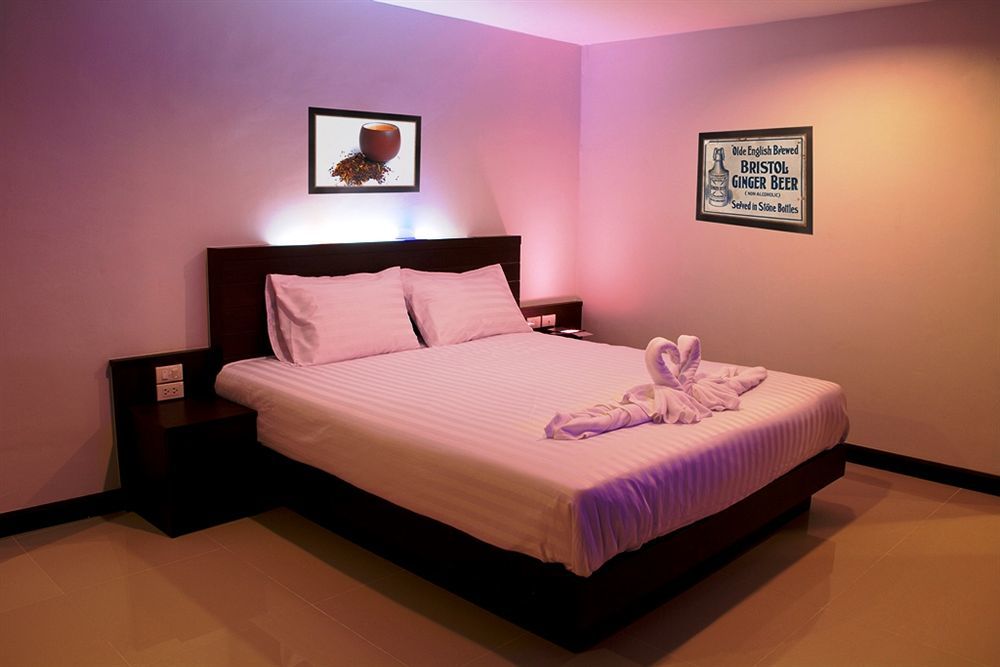 Oyo 373 Mc Ginger House Patong Exterior foto