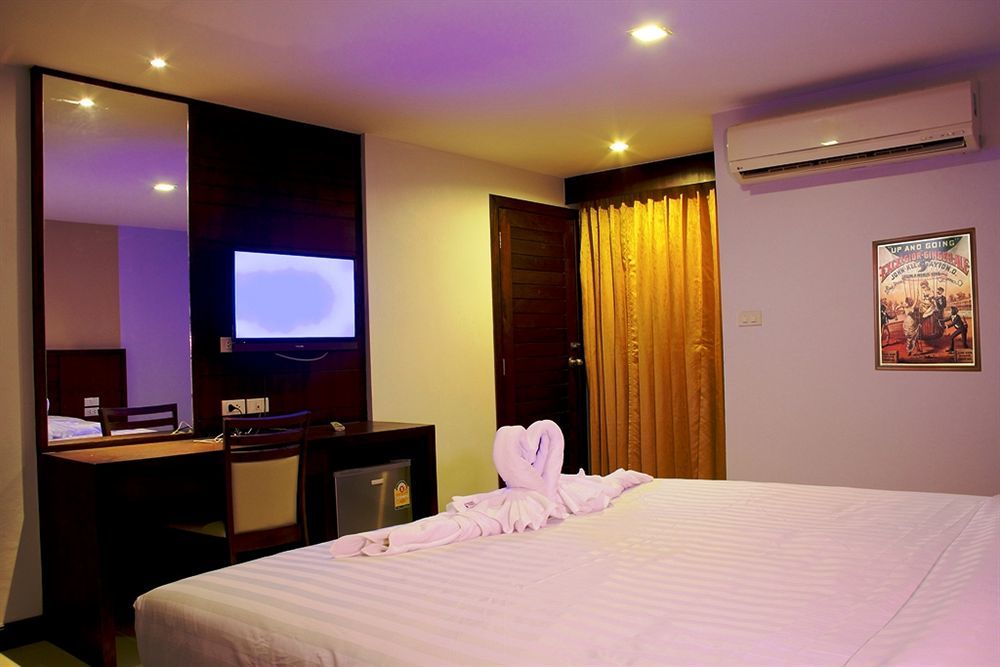 Oyo 373 Mc Ginger House Patong Exterior foto