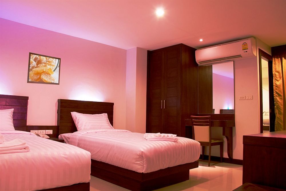 Oyo 373 Mc Ginger House Patong Exterior foto
