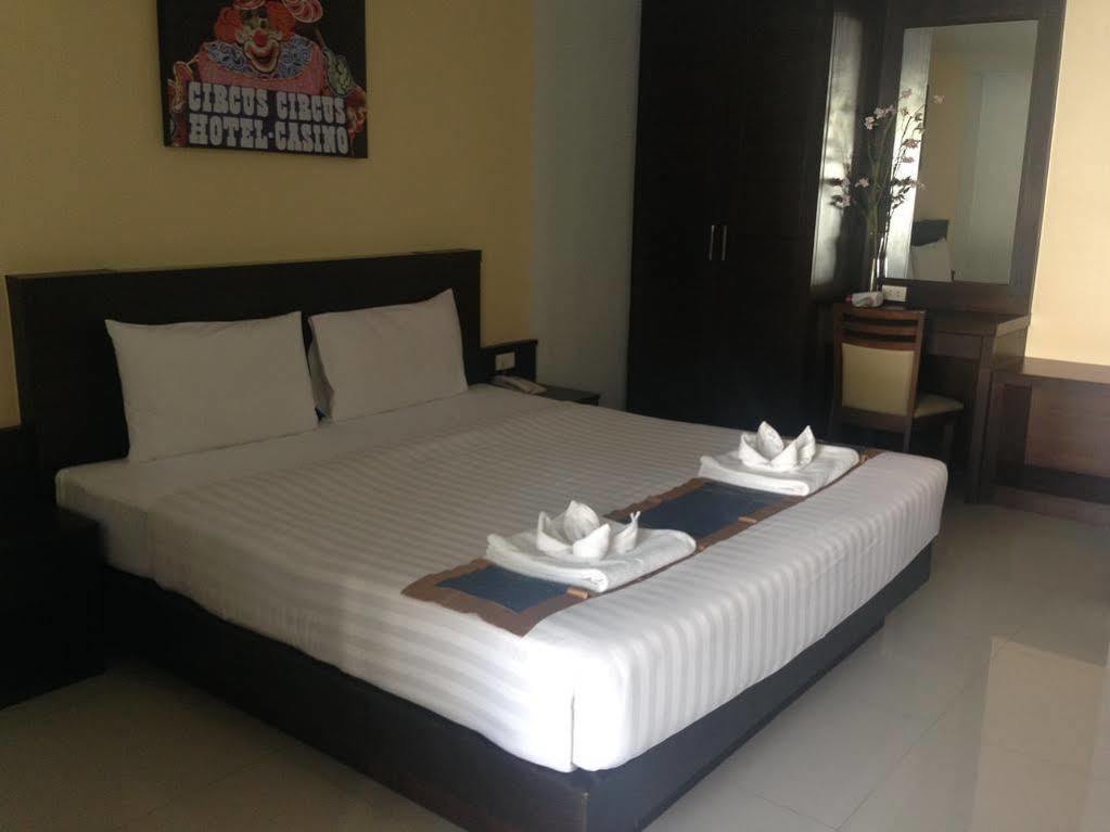 Oyo 373 Mc Ginger House Patong Exterior foto