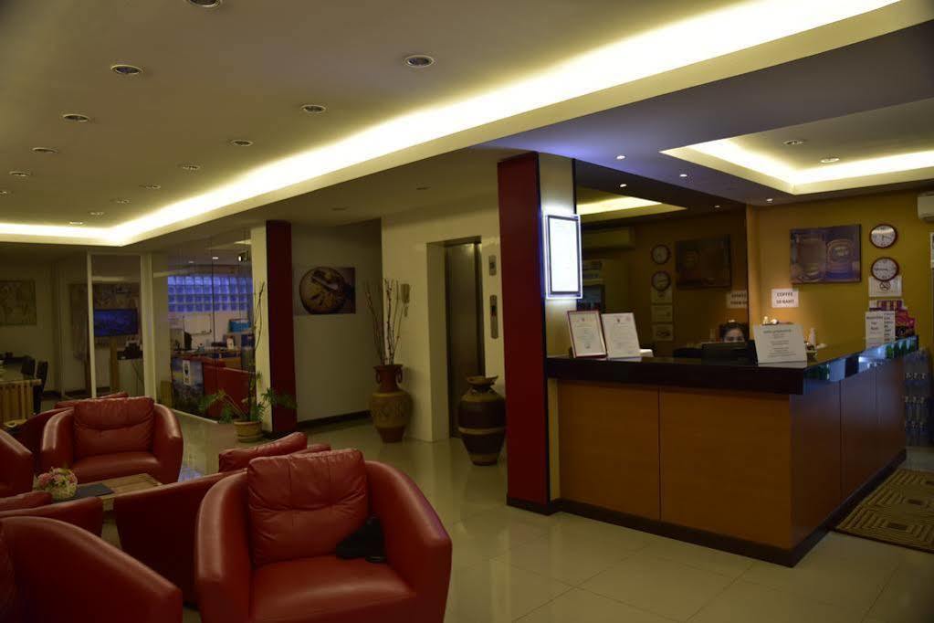 Oyo 373 Mc Ginger House Patong Exterior foto
