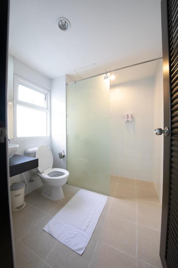 Oyo 373 Mc Ginger House Patong Exterior foto